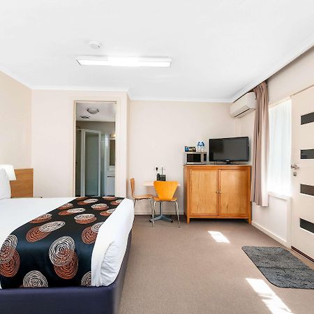 Comfort Inn & Suites Уорагъл Екстериор снимка