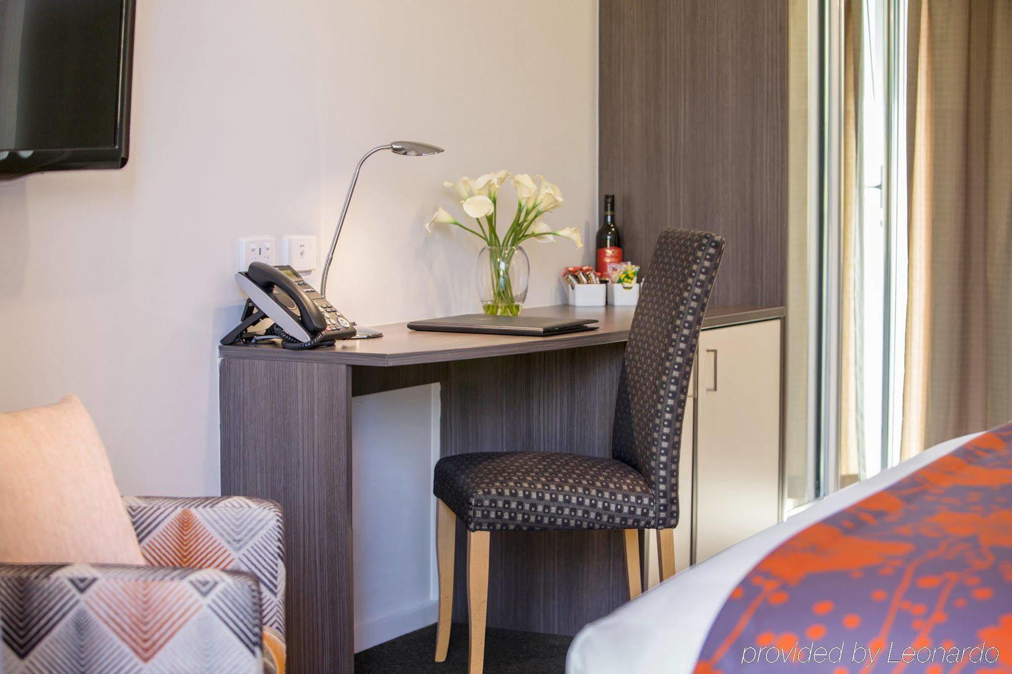 Comfort Inn & Suites Уорагъл Екстериор снимка