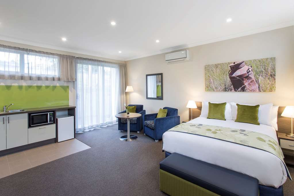 Comfort Inn & Suites Уорагъл Екстериор снимка